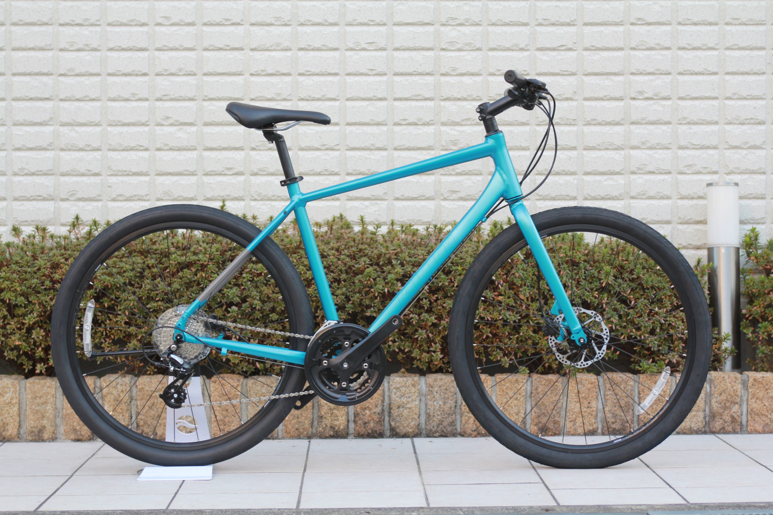 GIANT『Gravier / Gravier Disc』より安定感を求める方にMTB寄りの